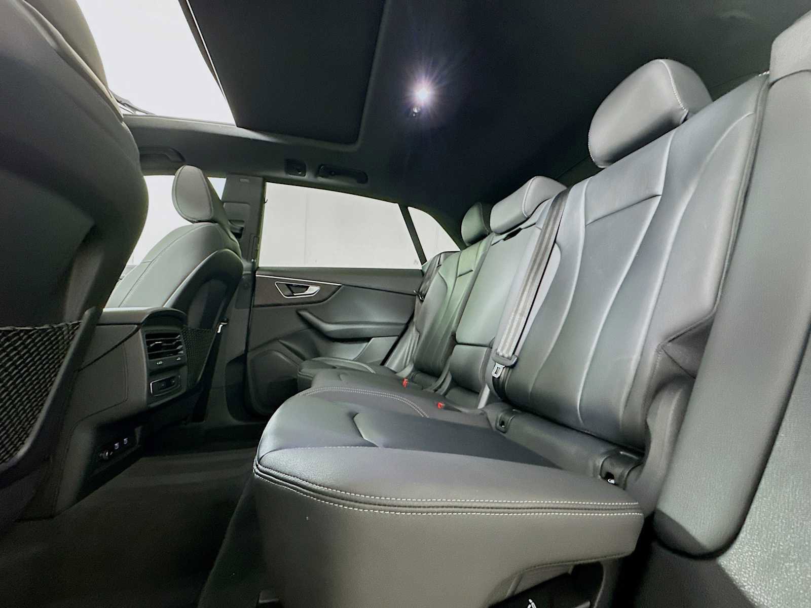 Used 2021 Audi Q8 Premium image 23