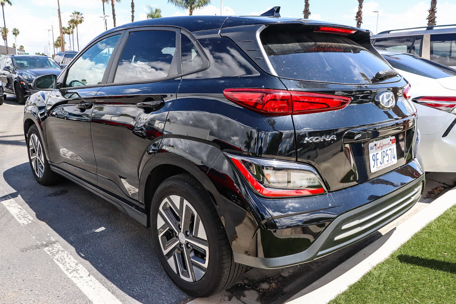 Used 2023 Hyundai Kona SE w/ Cargo Package FWD image 5