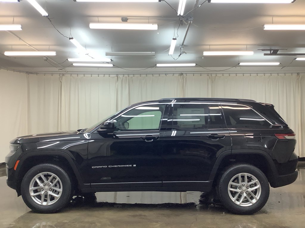 New 2025 Jeep Grand Cherokee Laredo X w/ Luxury Tech Group I image 10