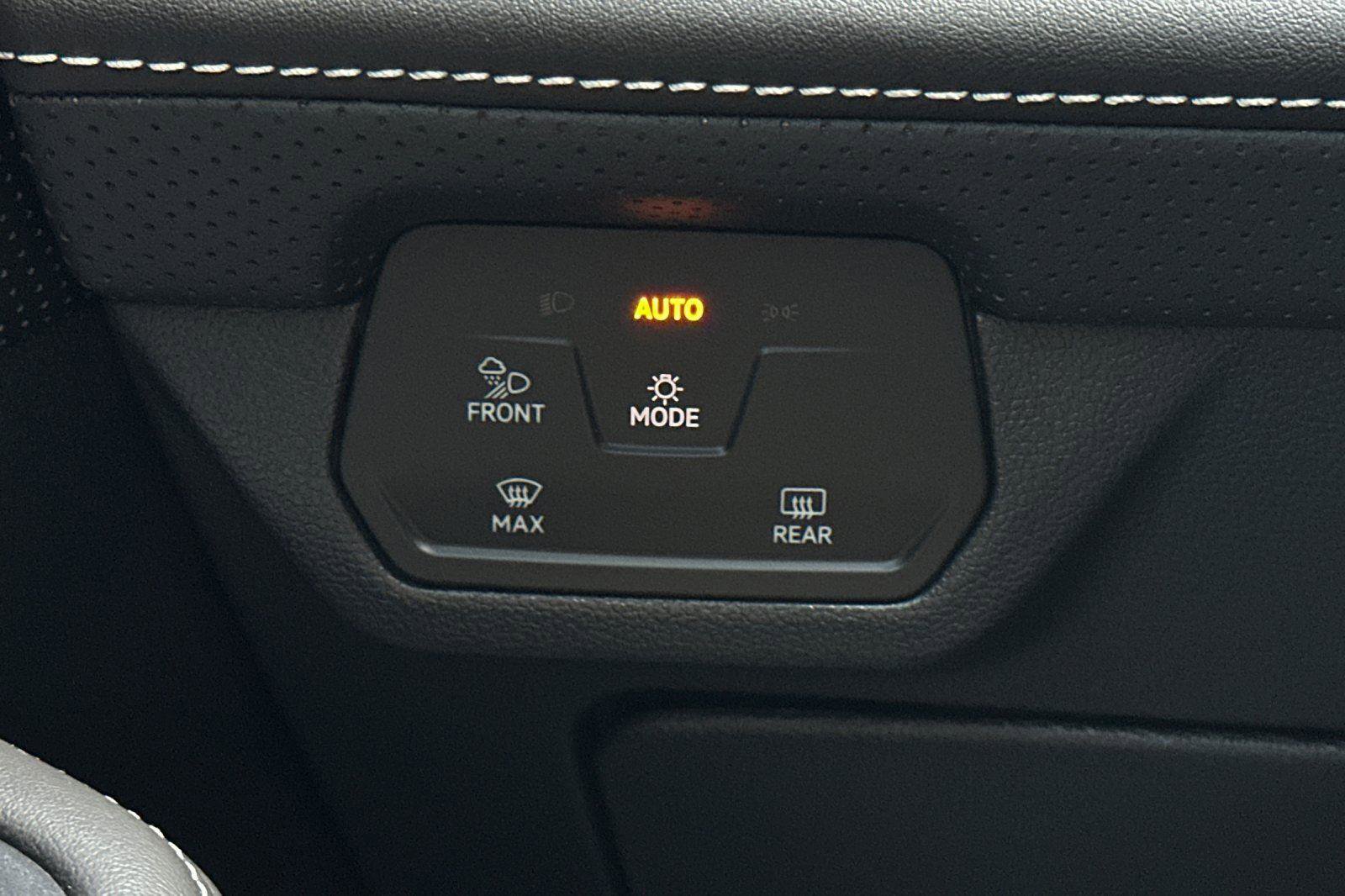 Used 2024 Volkswagen Atlas Cross Sport SEL Premium R-Line image 32