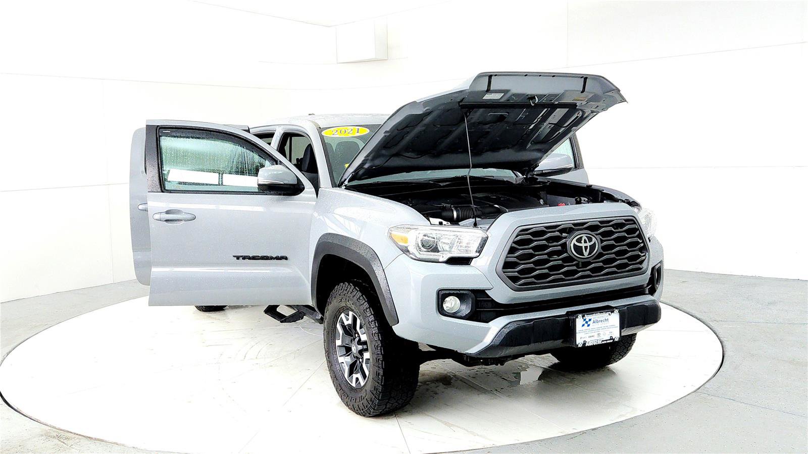 Certified 2021 Toyota Tacoma TRD Off-Road w/ Technology Package image 9