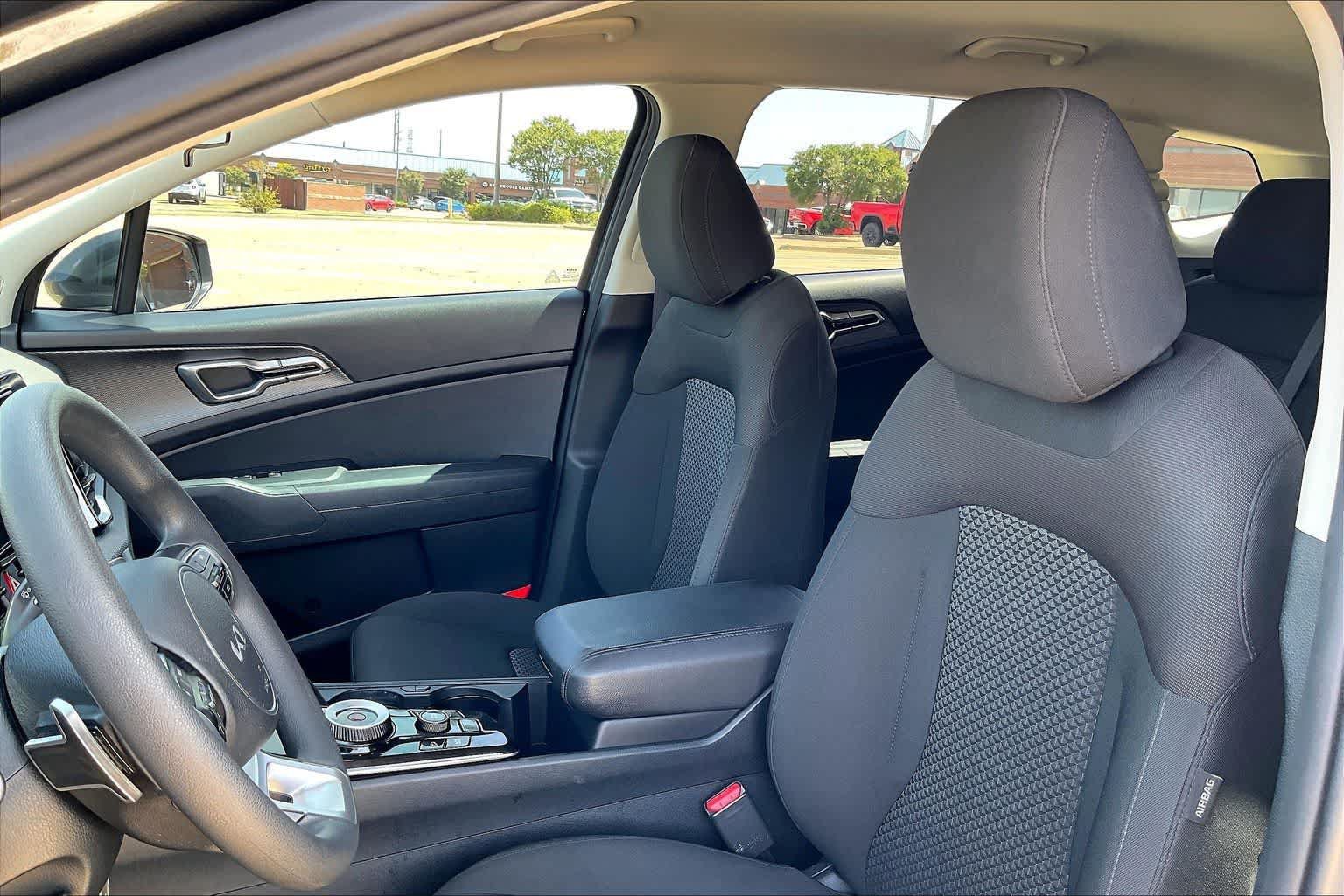 Certified 2025 Kia Sportage LX FWD image 10