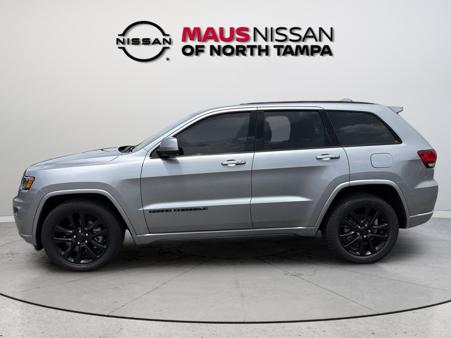 Used 2021 Jeep Grand Cherokee Laredo X RWD image 5