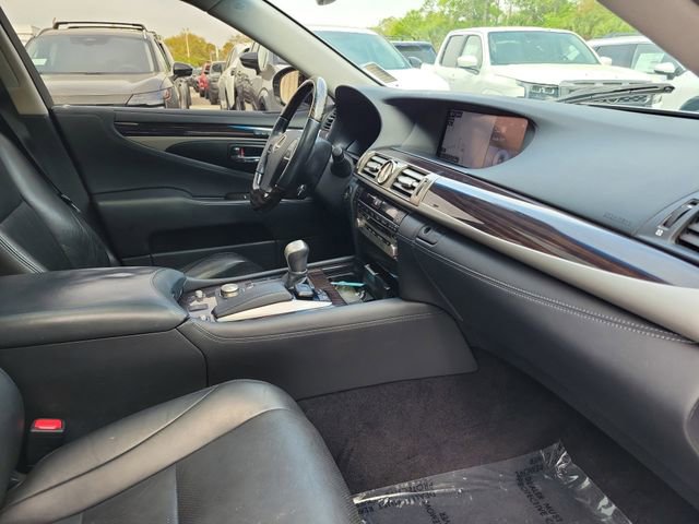 Used 2015 Lexus LS 460 w/ Comfort Package RWD image 32