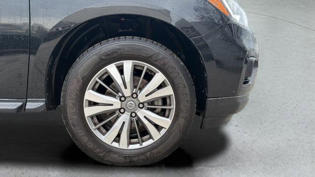 Used 2020 Nissan Pathfinder SV image 12