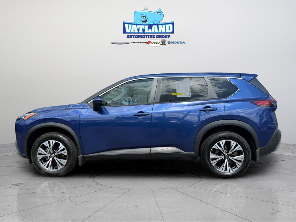 Used 2022 Nissan Rogue SV FWD image 2