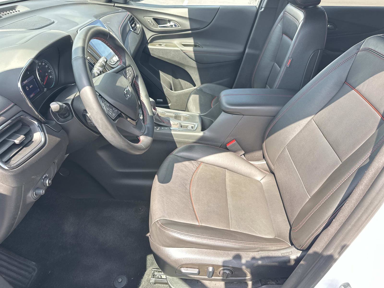 Certified 2023 Chevrolet Equinox RS w/ RS Leather Package AWD/4WD image 18