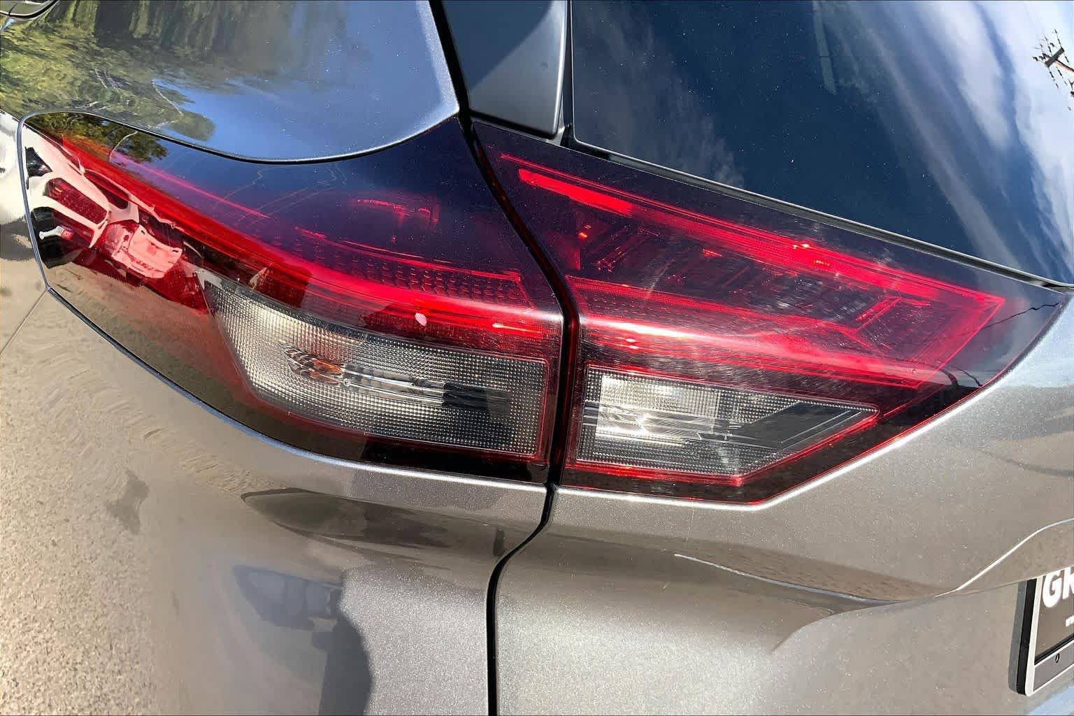 Used 2023 Nissan Rogue SV w/ SV Premium B Package FWD image 27