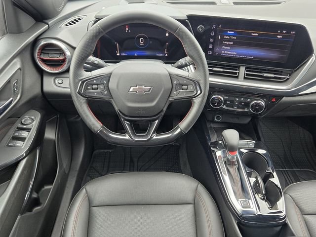 Used 2024 Chevrolet Trax RS w/ Sunroof Package image 16