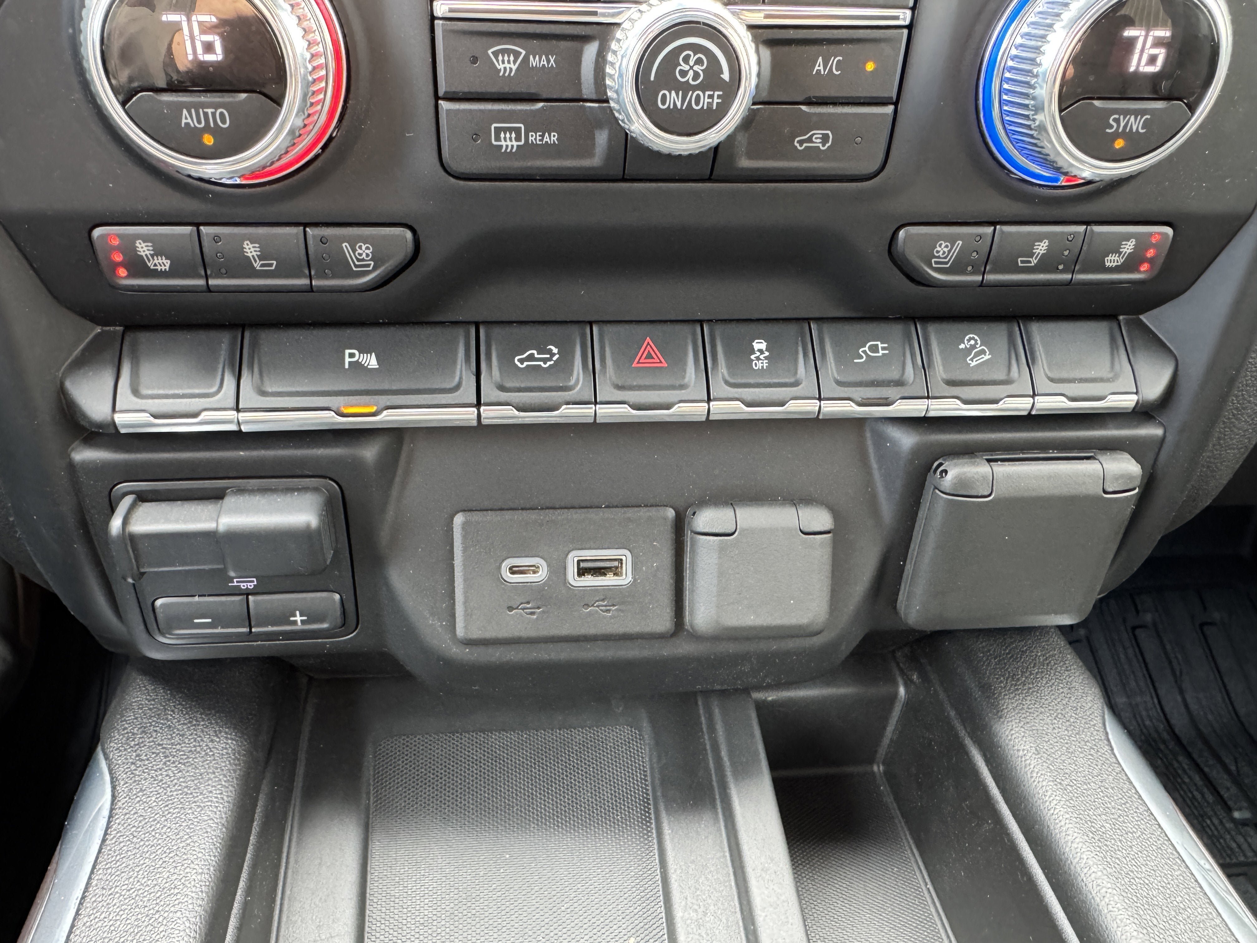 Used 2020 GMC Sierra 2500 SLT w/ SLT Convenience Package image 18