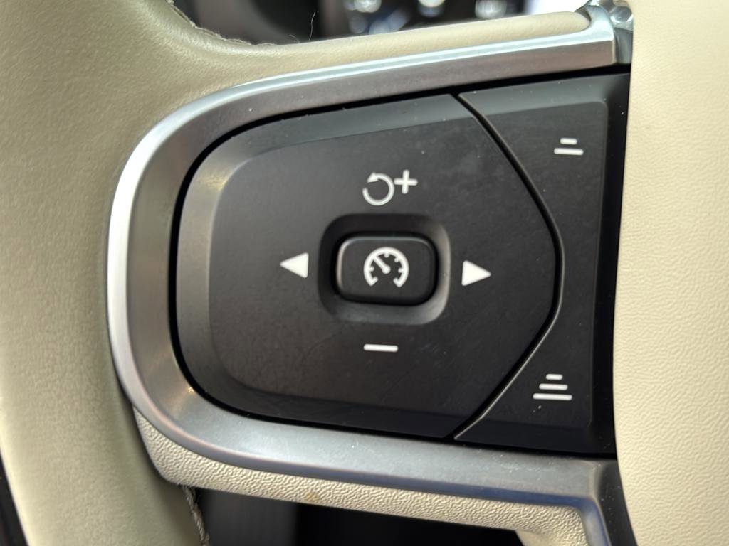 Used 2022 Volvo S60 T8 R-Design Expression w/ Premium Package image 26