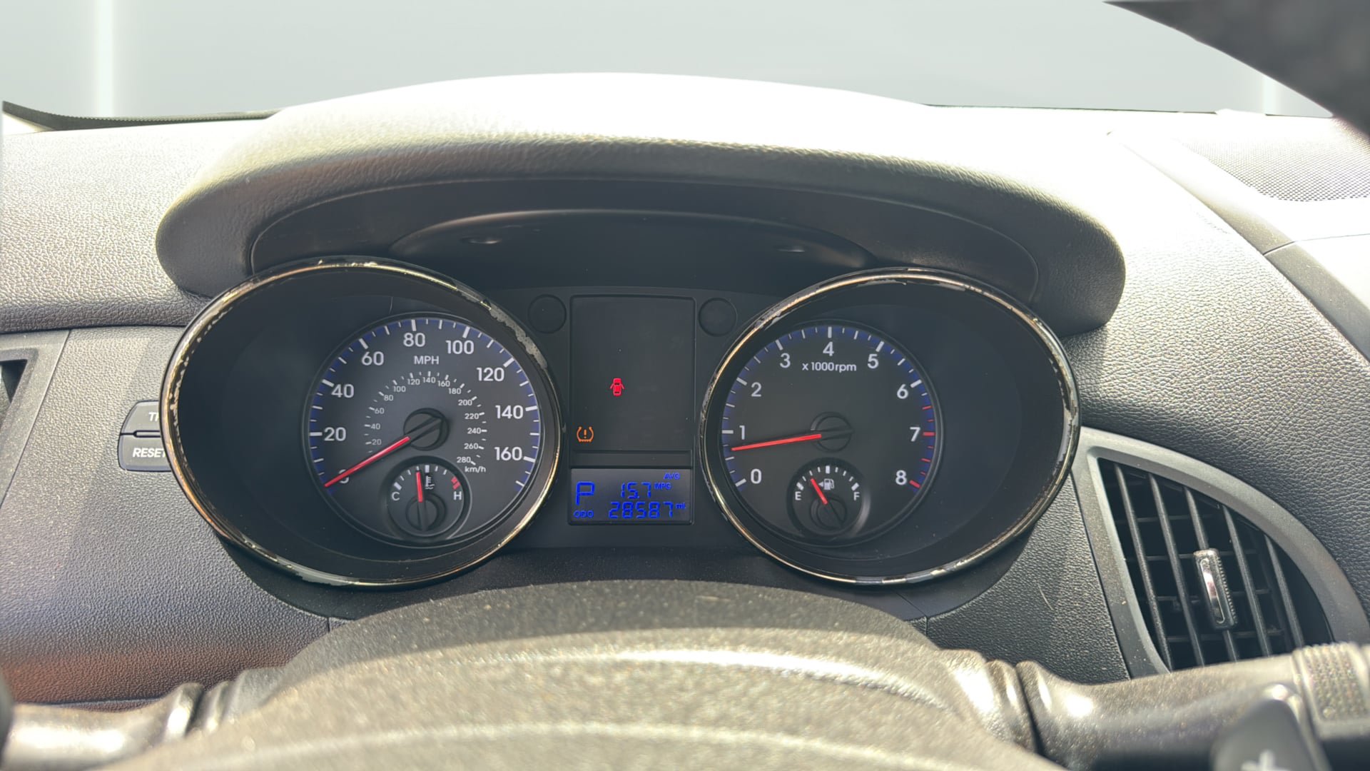 Used 2011 Hyundai Genesis 3.8 RWD image 27