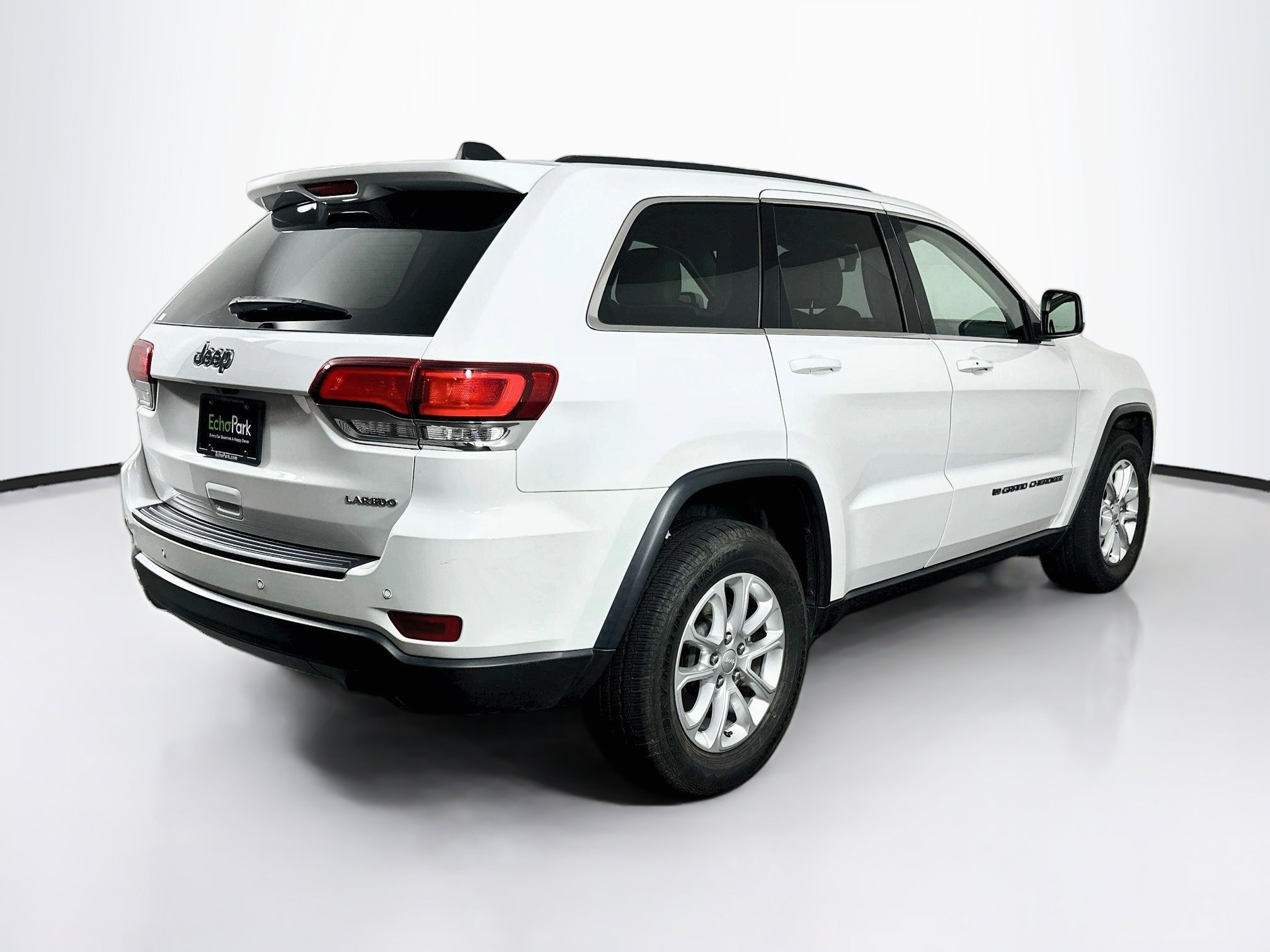 Used 2022 Jeep Grand Cherokee Laredo E RWD image 9