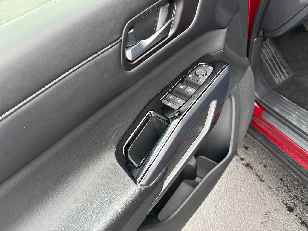 Used 2023 Nissan Pathfinder SL image 14