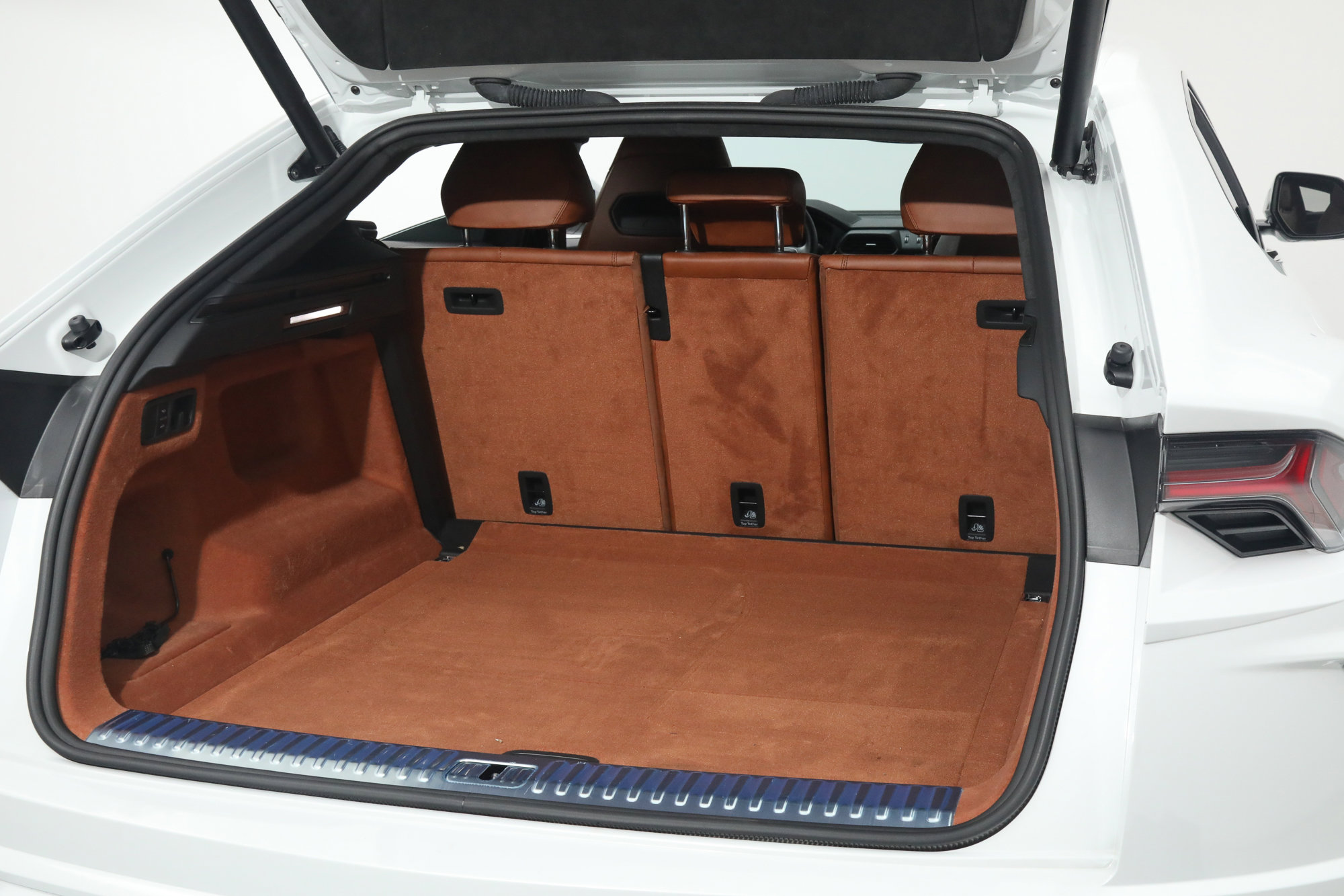 Used 2020 Lamborghini Urus AWD/4WD image 28