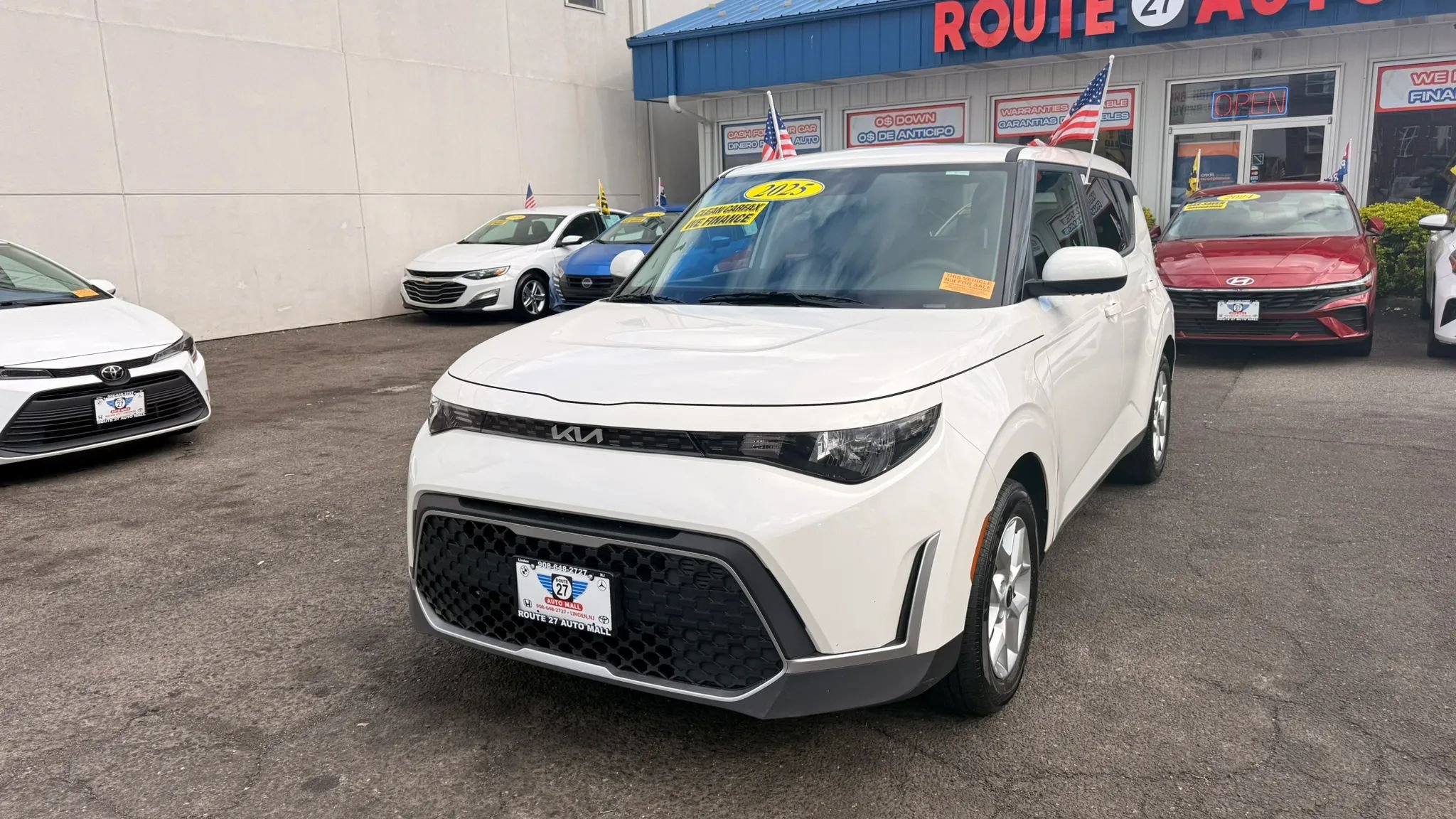 Used 2025 Kia Soul LX w/ LX Technology Package FWD image 4