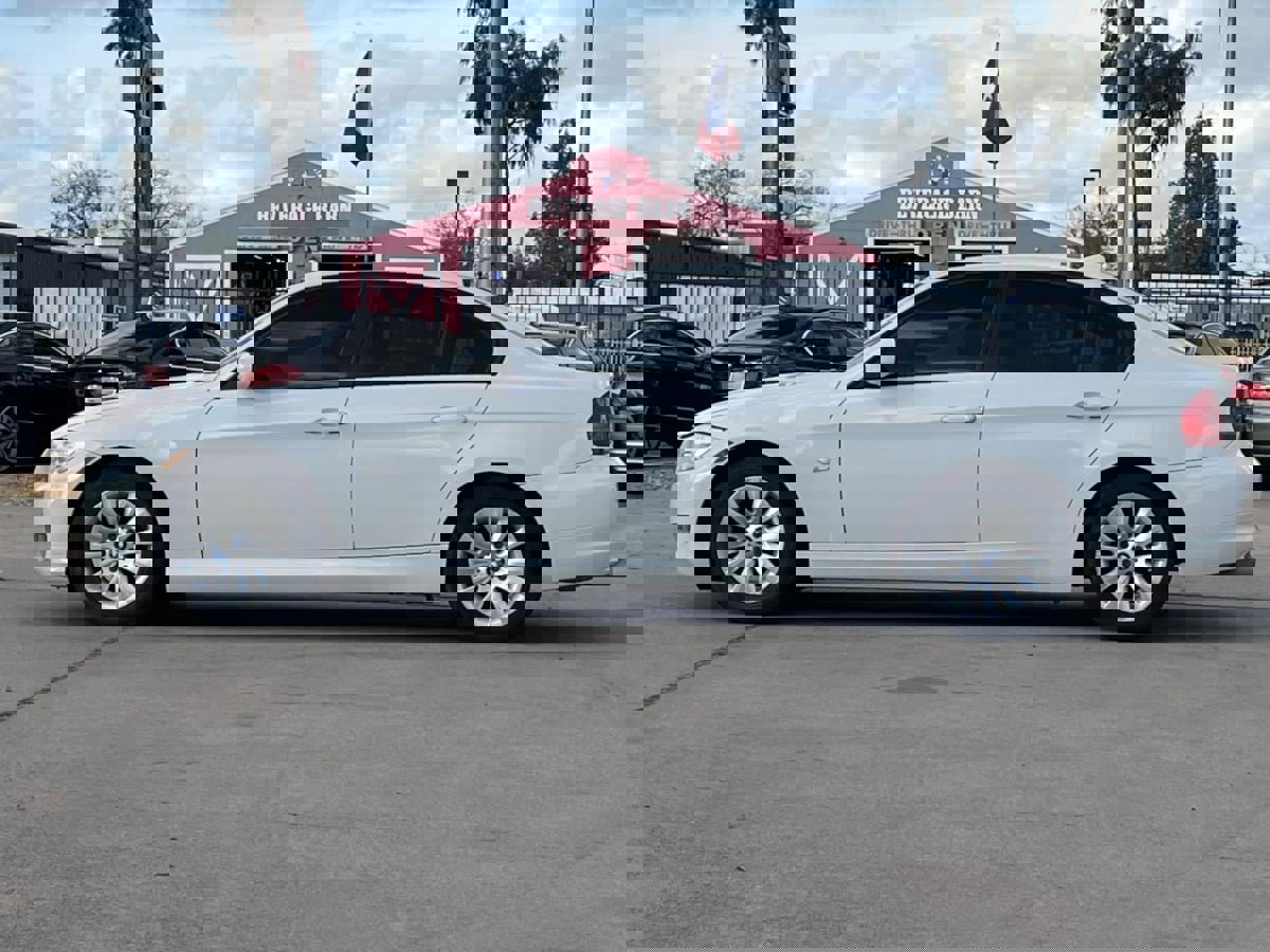 Used 2009 BMW 328i 328i image 2