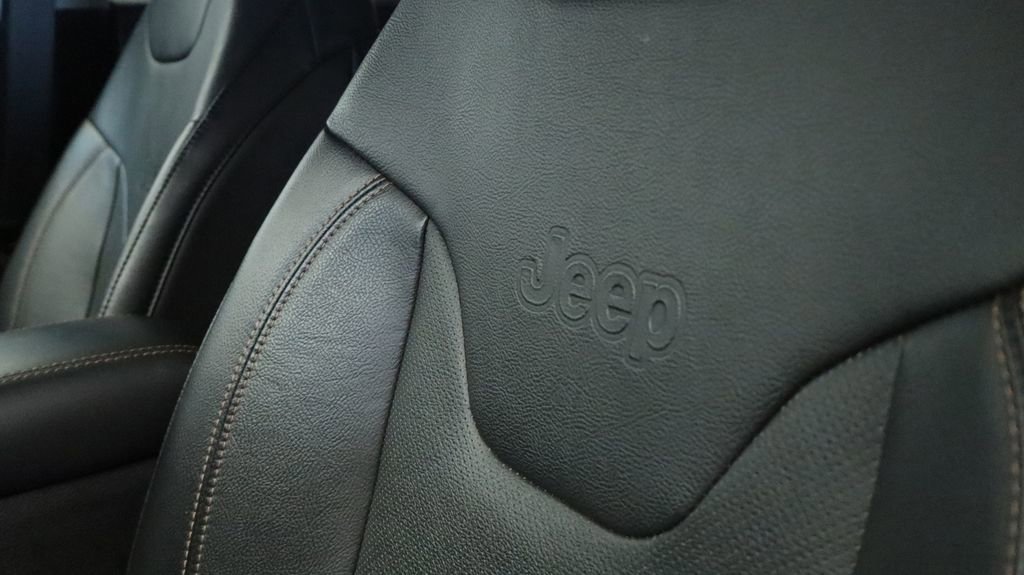 Certified 2022 Jeep Compass Limited image 30