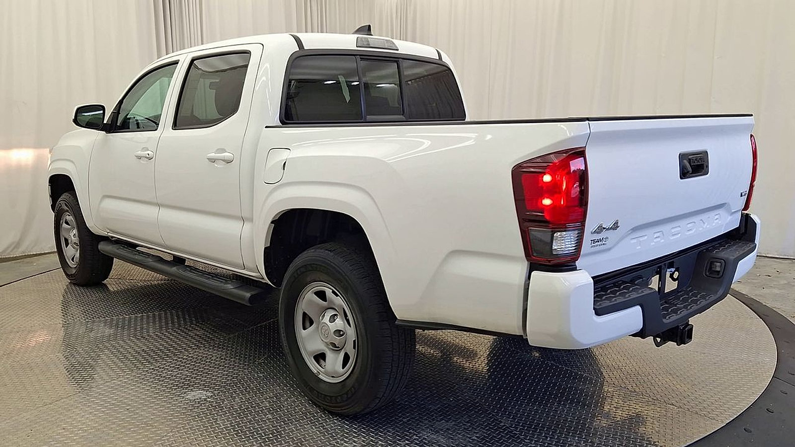 Certified 2023 Toyota Tacoma SR AWD/4WD image 13