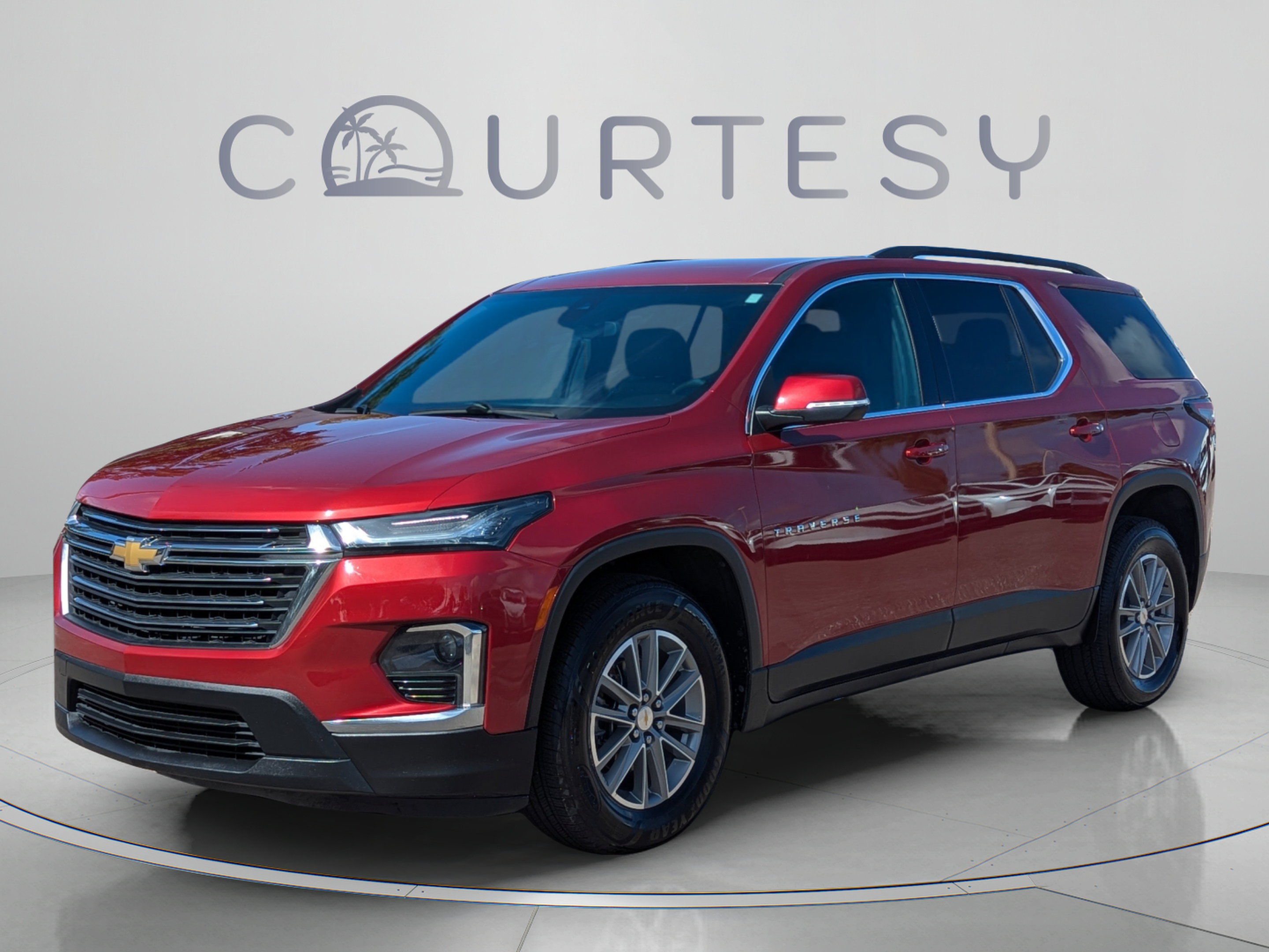 Used 2023 Chevrolet Traverse LT FWD image 1
