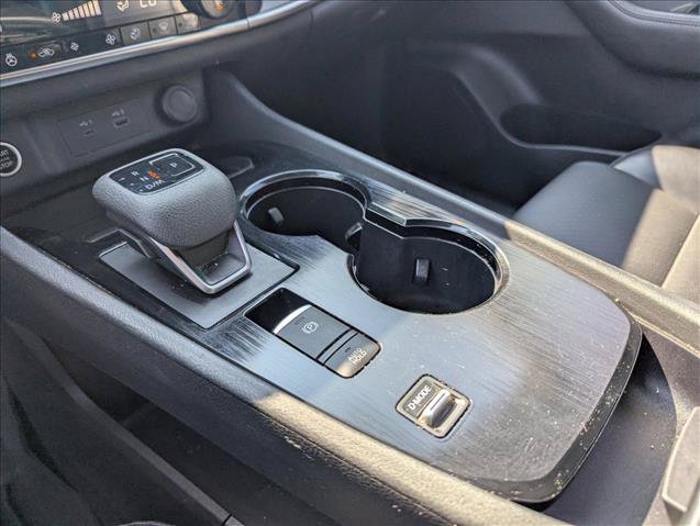 Used 2023 Nissan Rogue SV w/ SV Premium B Package FWD image 17