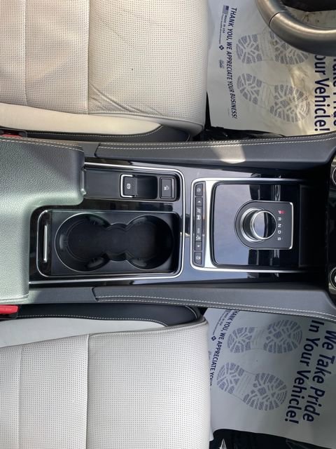 Used 2019 Jaguar F-PACE R-Sport image 26