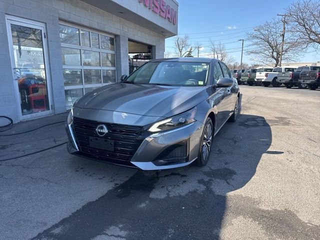 Used 2023 Nissan Altima 2.5 SV image 5