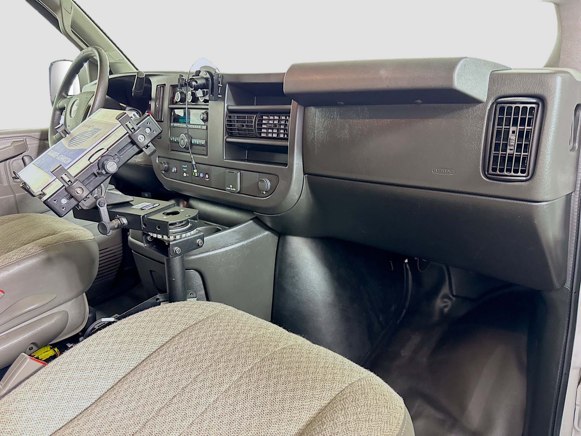 Used 2021 Chevrolet Express 2500 RWD image 25
