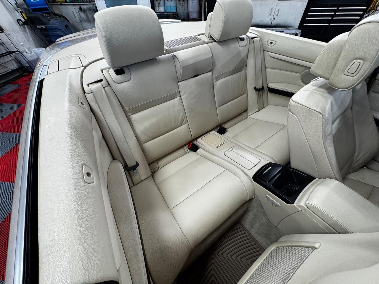 Used 2013 BMW 335i Convertible image 9