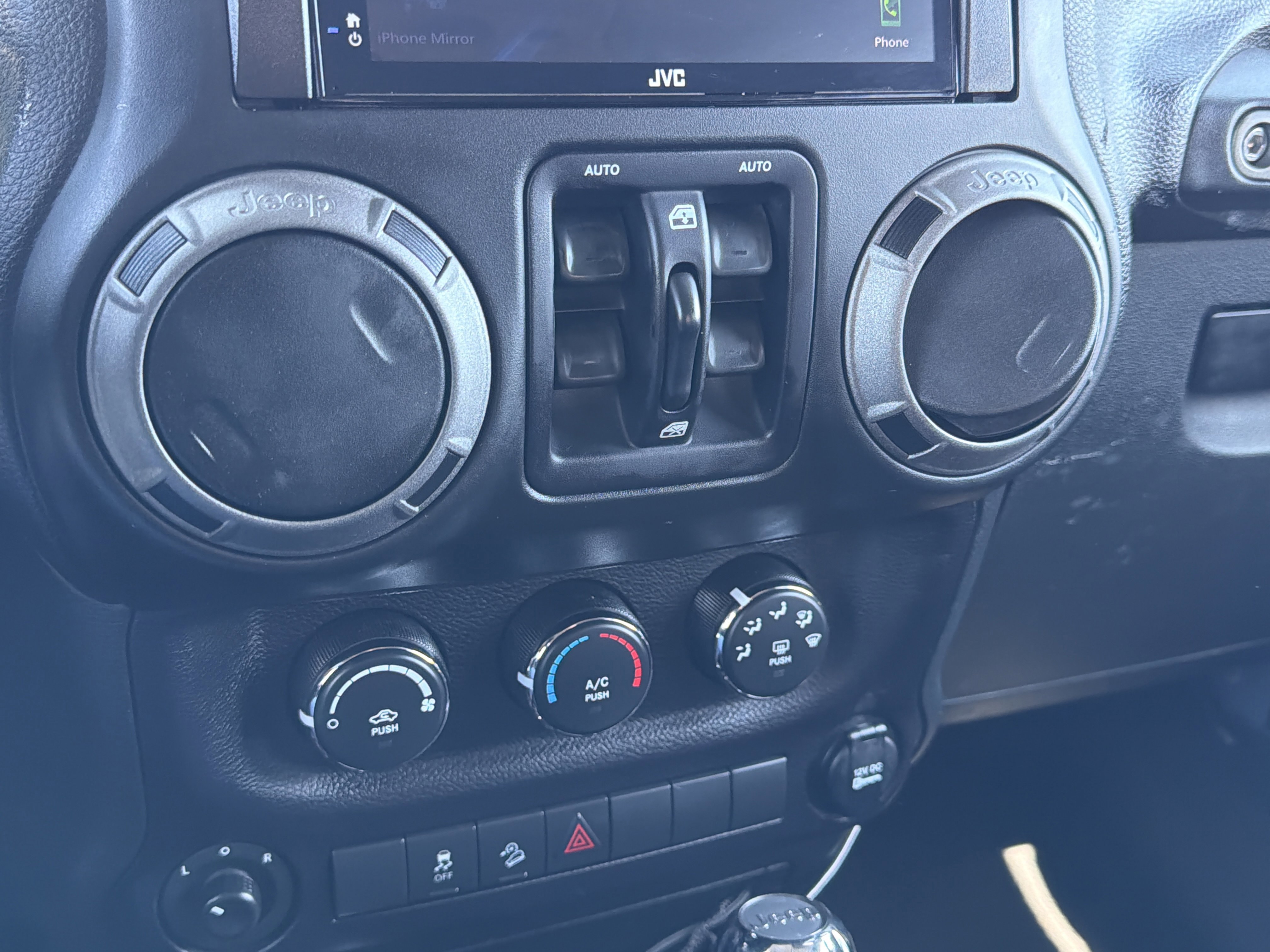Used 2015 Jeep Wrangler Unlimited Sport w/ Quick Order Package 24S AWD/4WD image 23