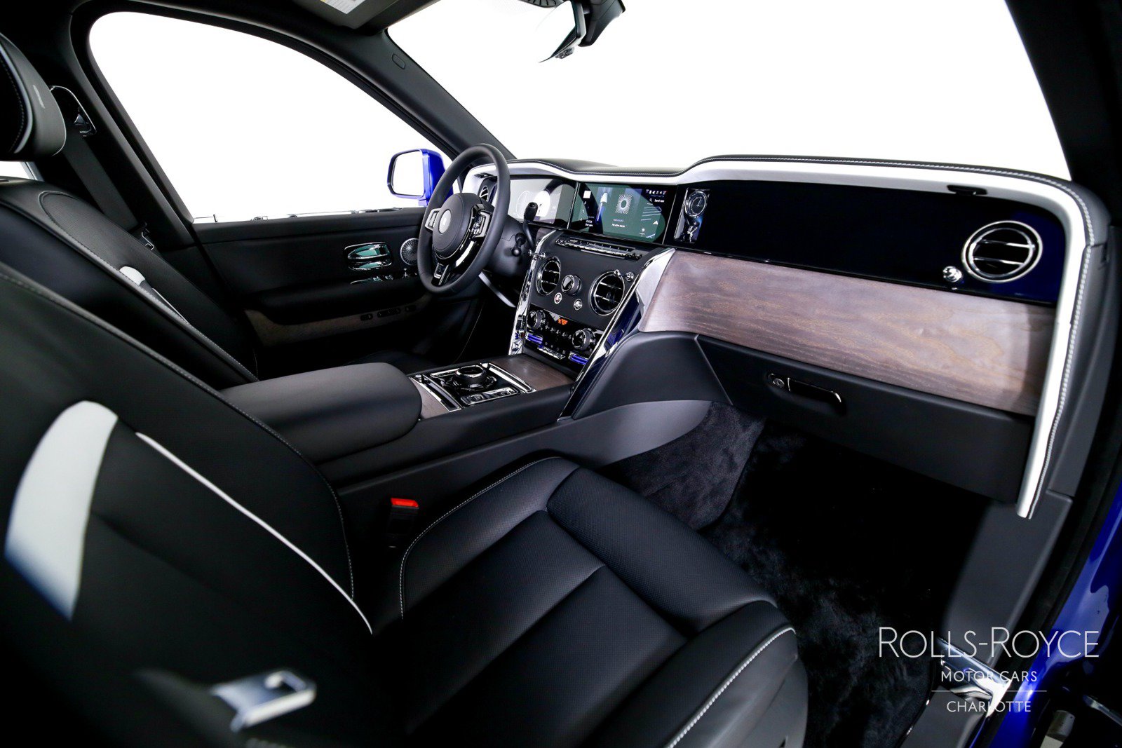 New 2026 Rolls-Royce Cullinan w/ Cullinan Package AWD/4WD image 37