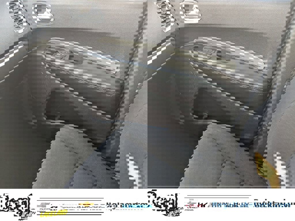 Used 2019 Dodge Durango SXT w/ 3rd Row Seating Group image 13