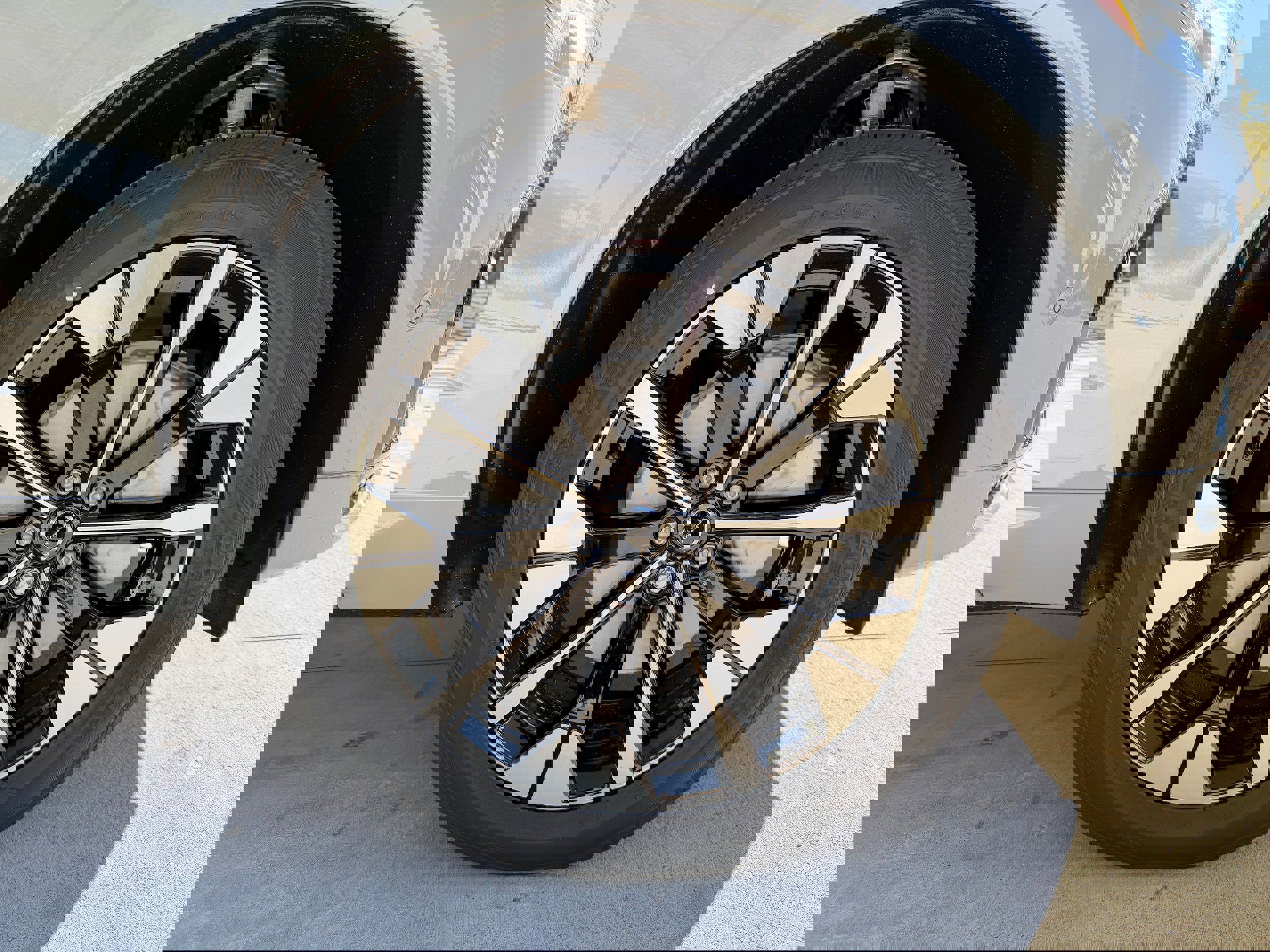 New 2026 Volvo XC60 B5 Plus w/ Protection Package Premier image 7