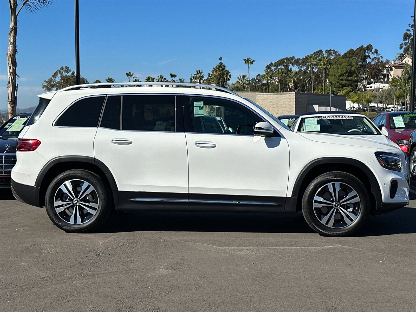 New 2025 Mercedes-Benz GLB 250 4MATIC image 2