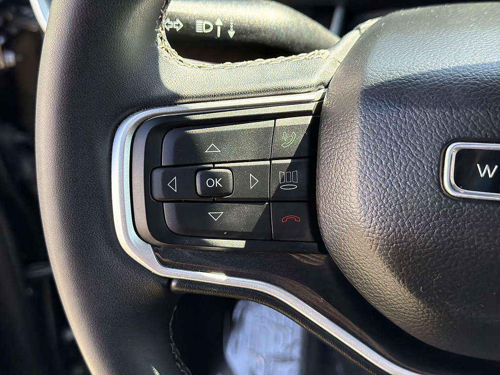 Used 2023 Jeep Wagoneer 4WD image 35