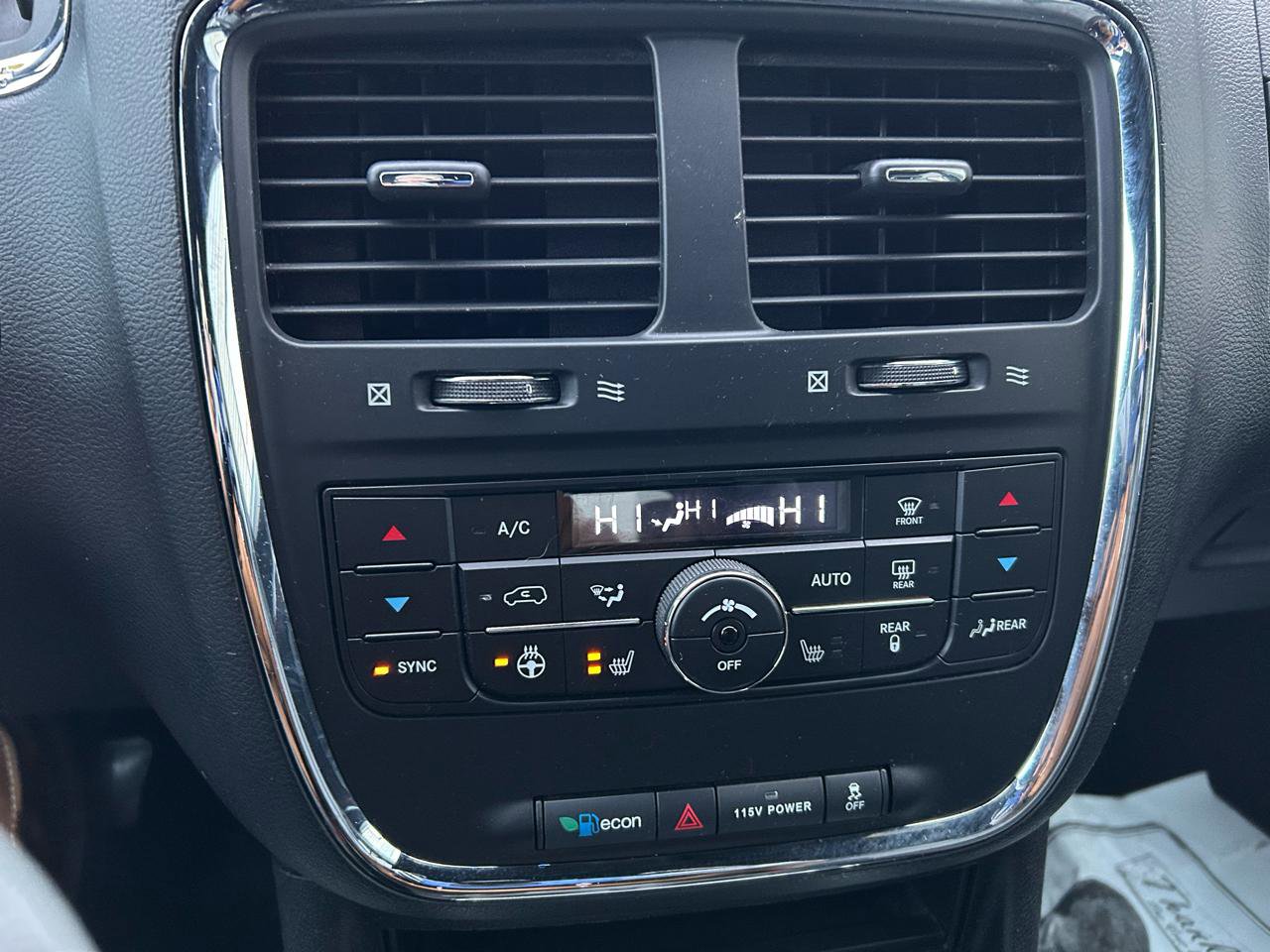 Used 2013 Dodge Grand Caravan R/T w/ Driver Convenience Group FWD image 23