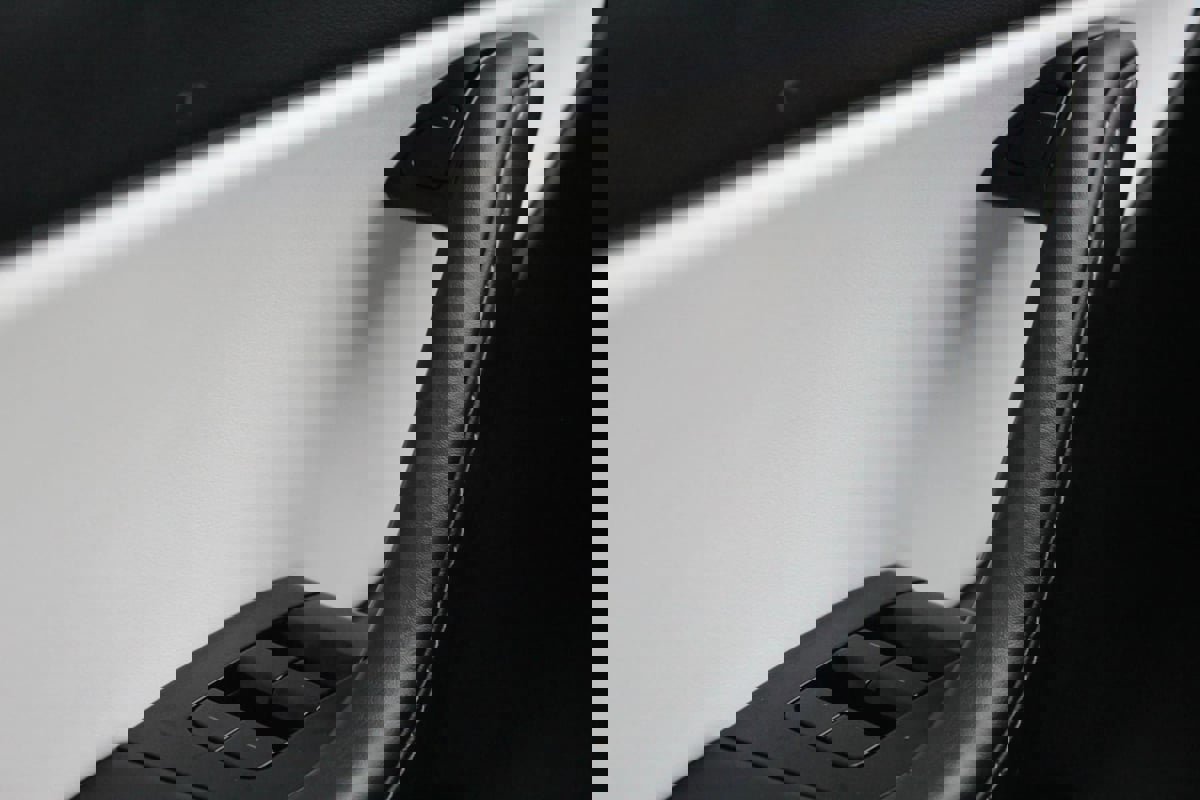 Used 2020 Tesla Model Y Long Range image 16