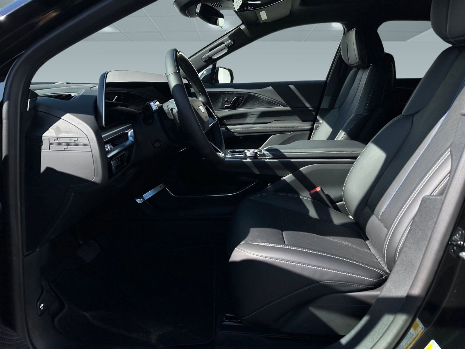 New 2026 Cadillac Lyriq Sport image 5