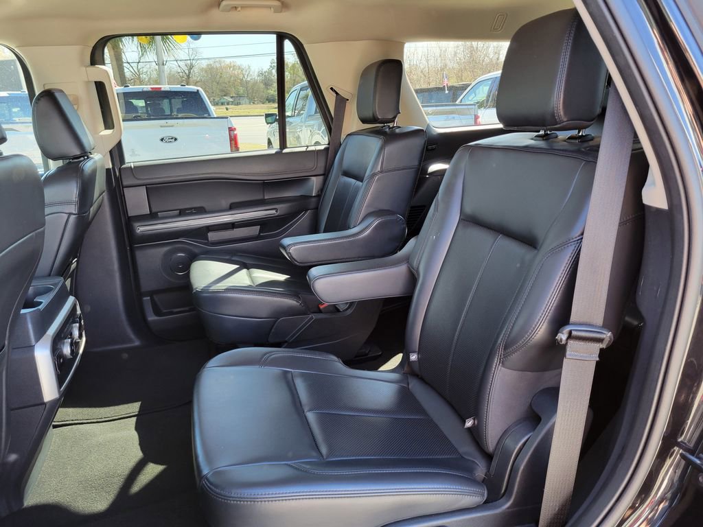 Used 2024 Ford Expedition XLT image 15