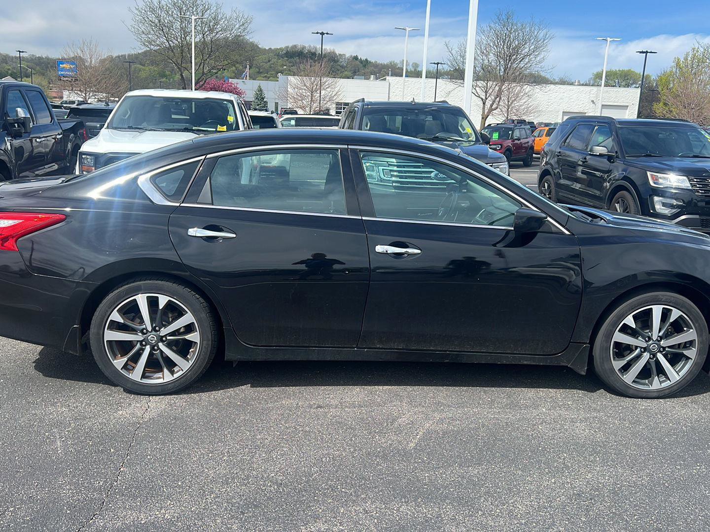 Used 2016 Nissan Altima 3.5 SR FWD image 3