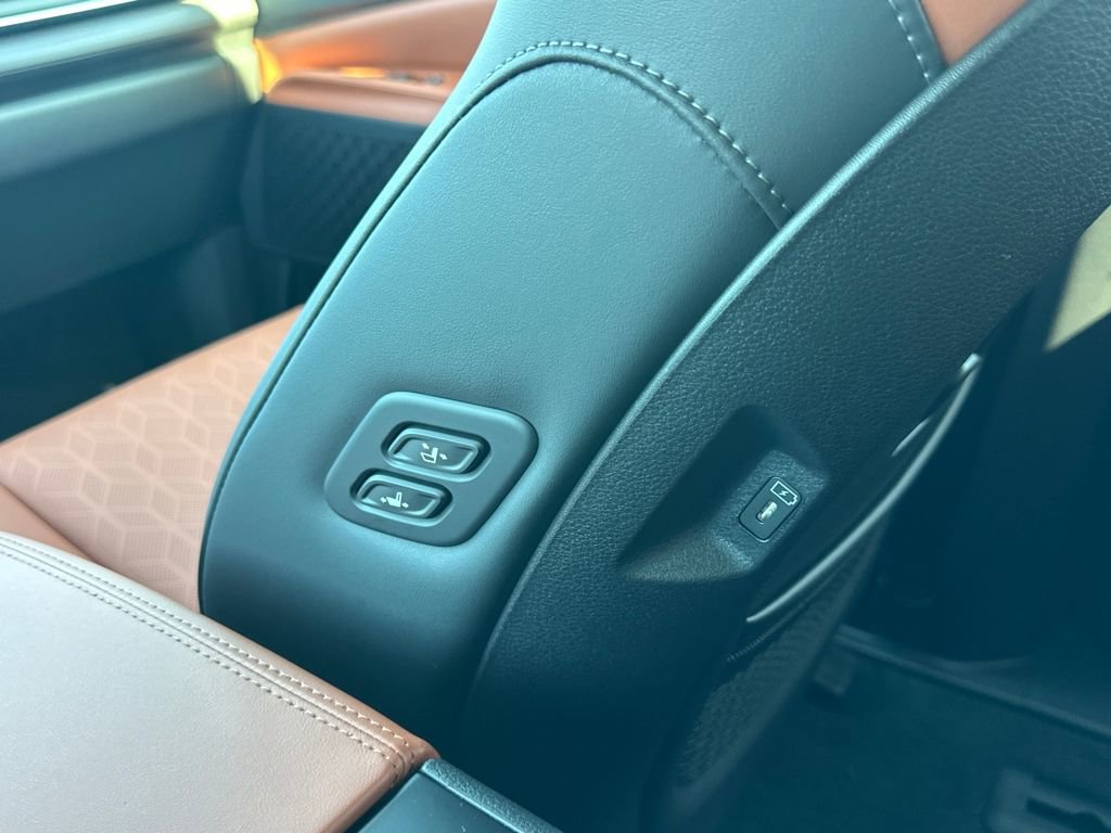 New 2026 Kia Carnival SX FWD image 17