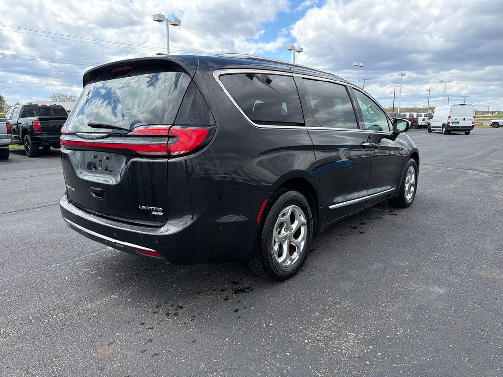 Used 2021 Chrysler Pacifica Limited w/ Premium & Safety Sphere Group AWD/4WD image 5