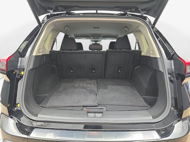 Used 2024 Nissan Rogue SV FWD image 30