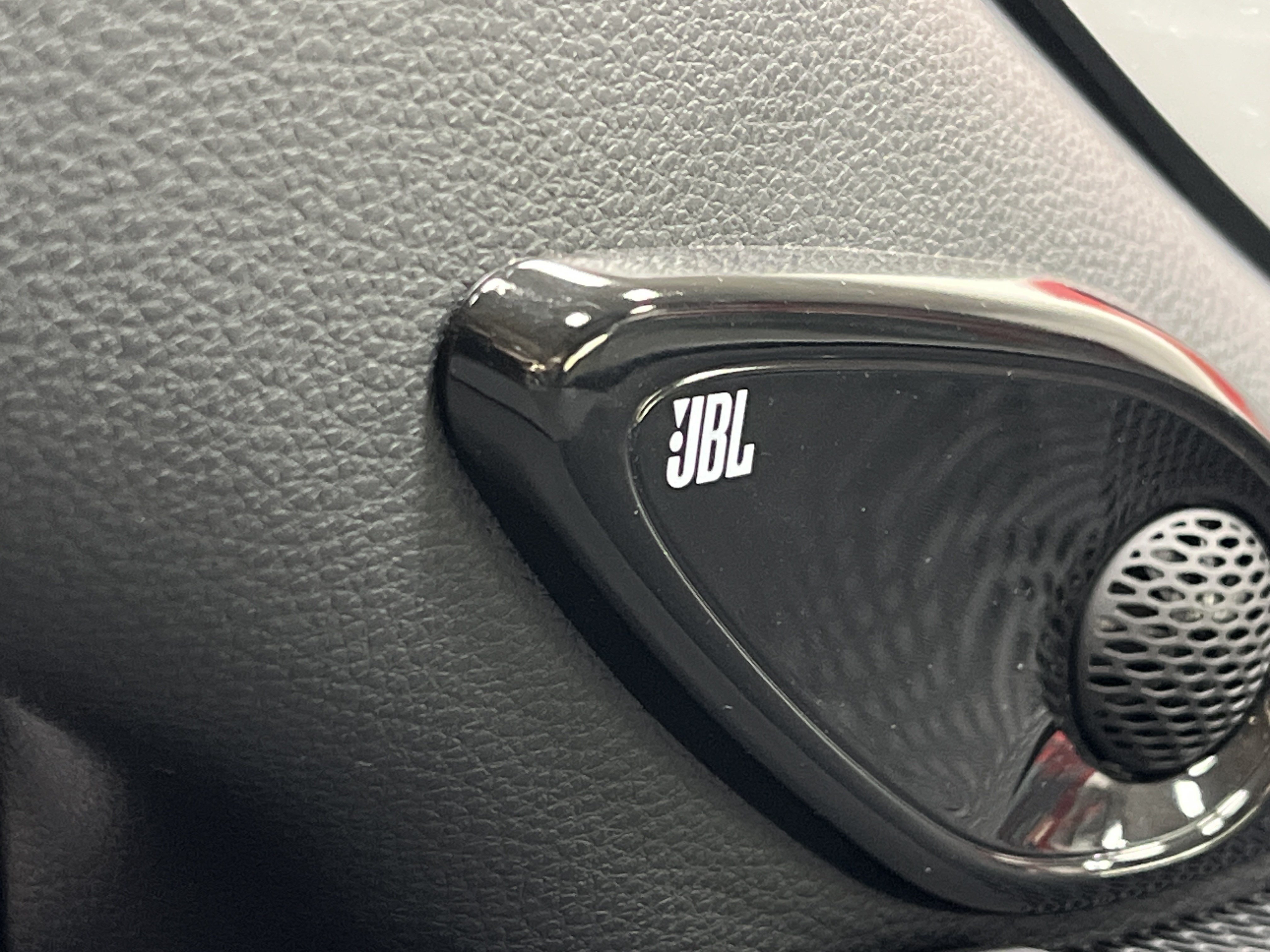 Used 2023 Toyota Corolla SE w/ SE Premium Package FWD image 36