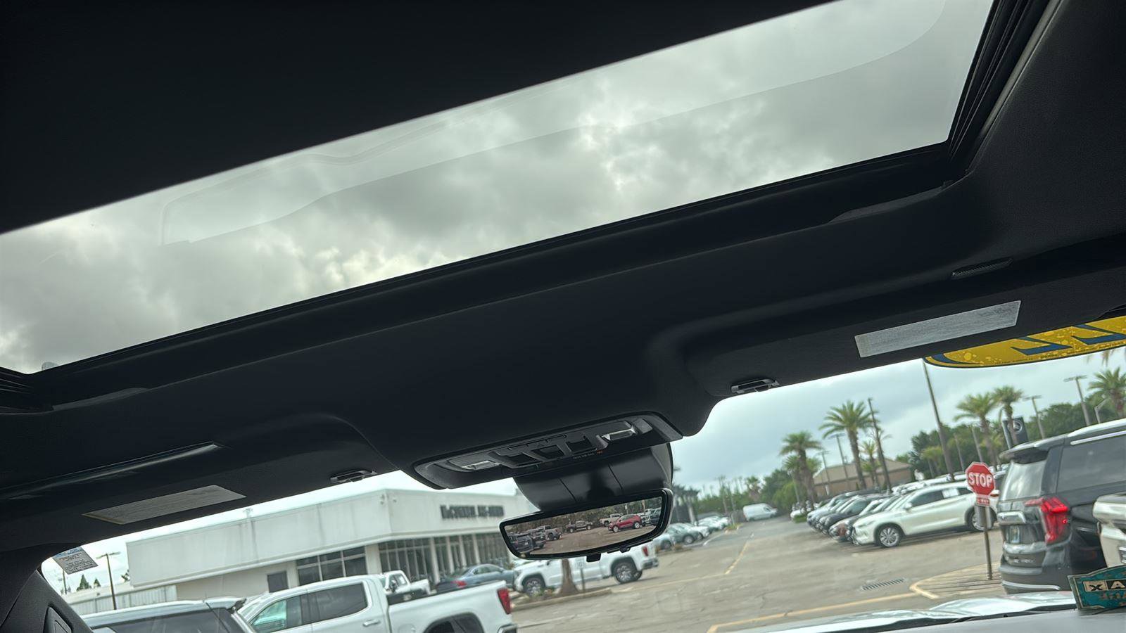 Certified 2022 GMC Sierra 1500 AT4 w/ AT4 Premium Package AWD/4WD image 24