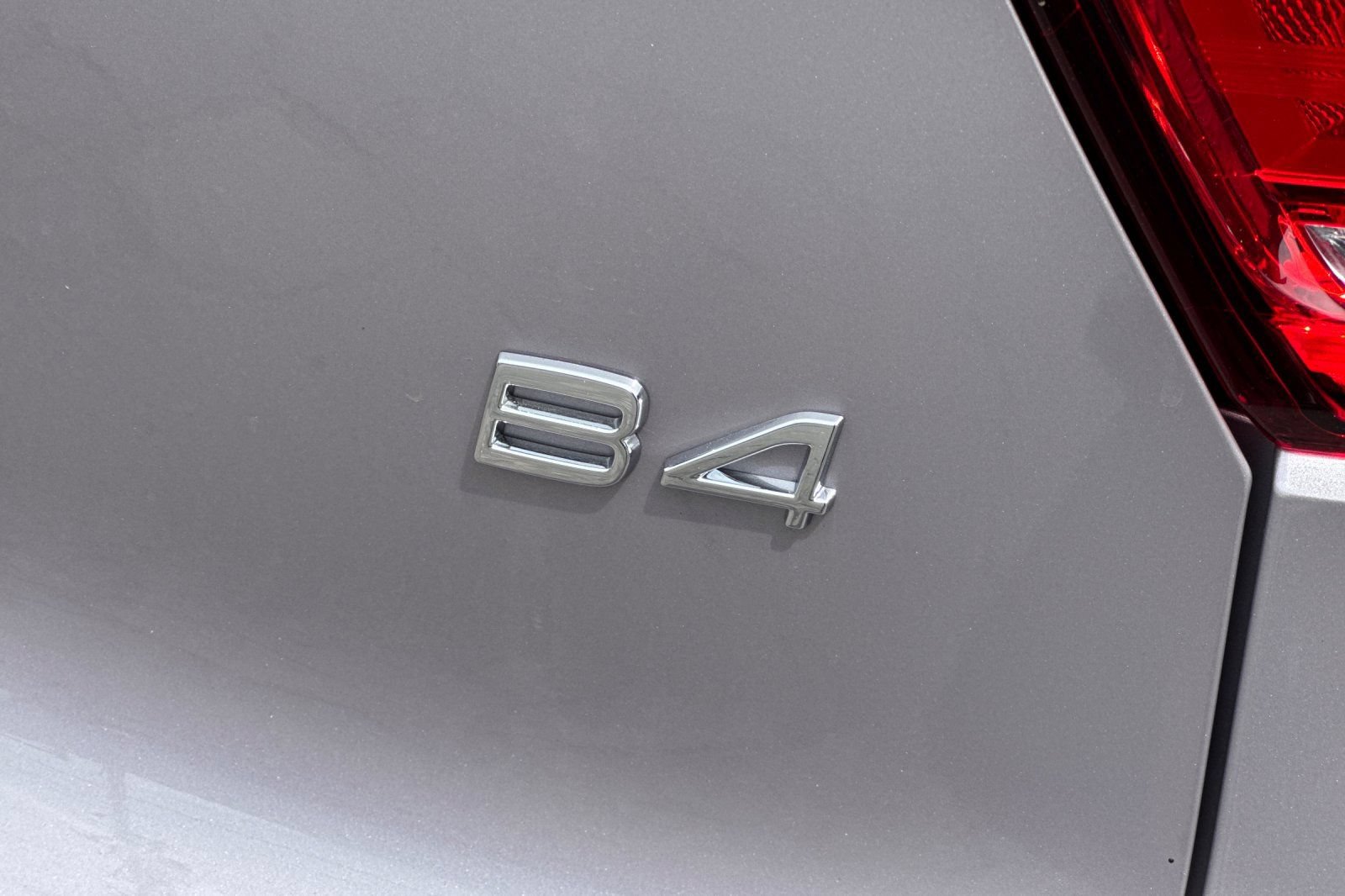 New 2026 Volvo XC40 B4 Core w/ Protection Package Premier FWD image 12
