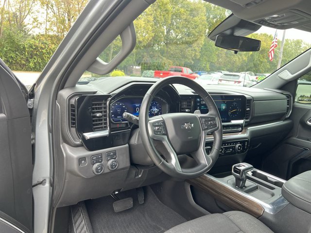 Used 2023 Chevrolet Silverado 1500 LT Trail Boss w/ LPO, Dark Essentials Package AWD/4WD image 10