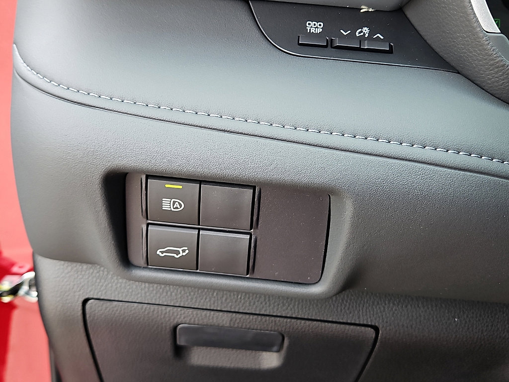 Certified 2026 Toyota Highlander XLE image 17