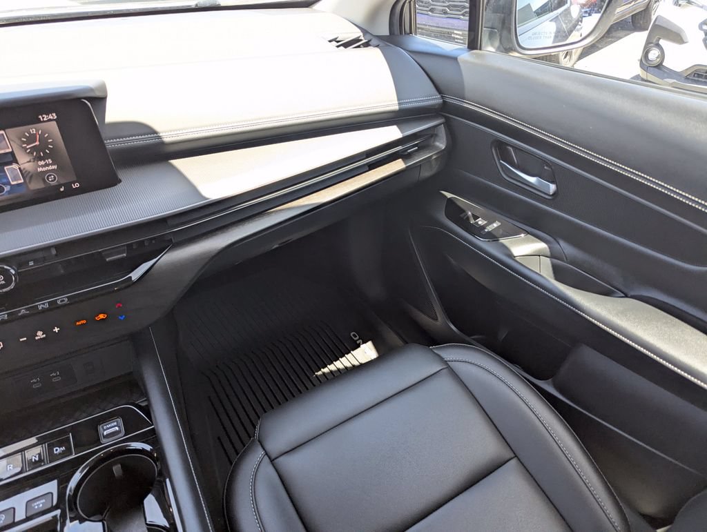 Used 2025 Nissan Murano SV FWD image 14