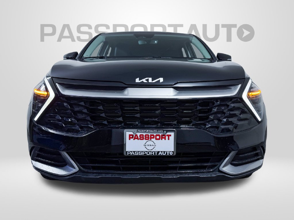 Used 2024 Kia Sportage EX FWD image 2